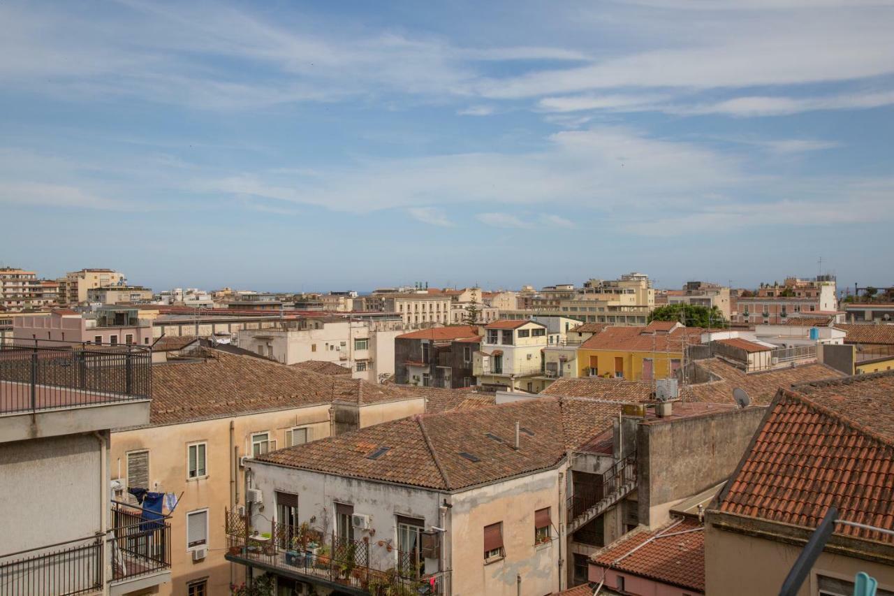 B&B Attico 160 Catania Bagian luar foto